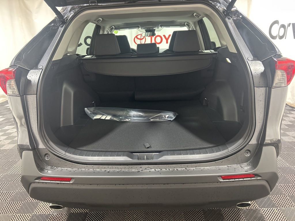 Used 2025 Toyota RAV4 XLE image 17