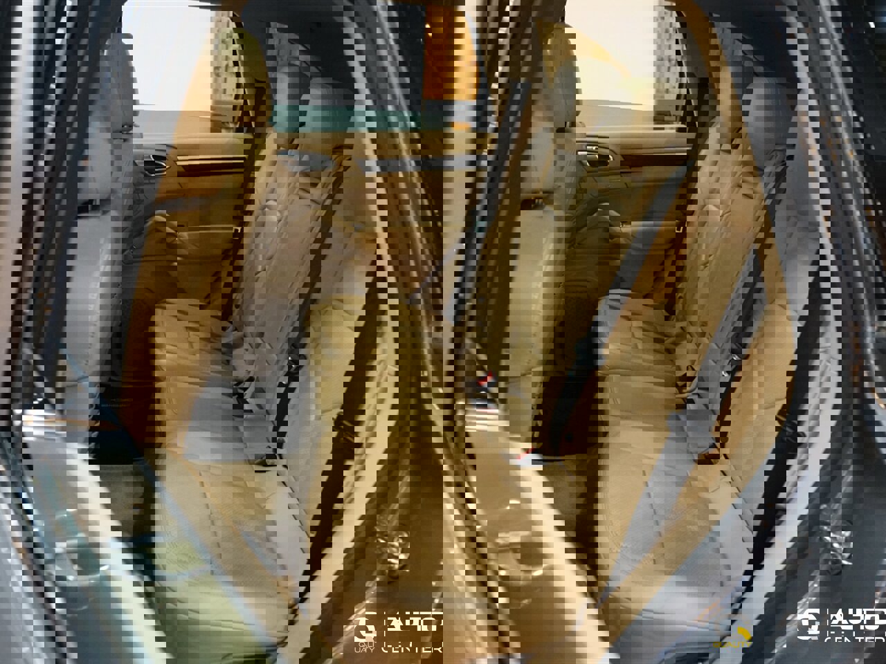 Used 2013 Porsche Cayenne Diesel image 30