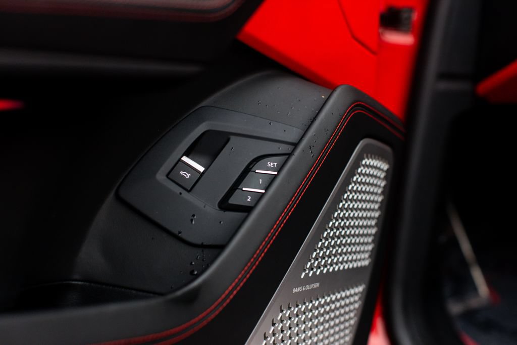 Used 2019 Lamborghini Urus AWD/4WD image 19