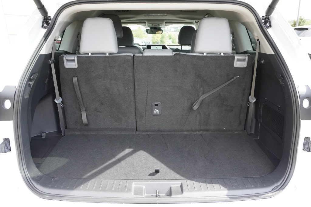 Used 2026 Toyota Highlander Limited AWD/4WD image 31