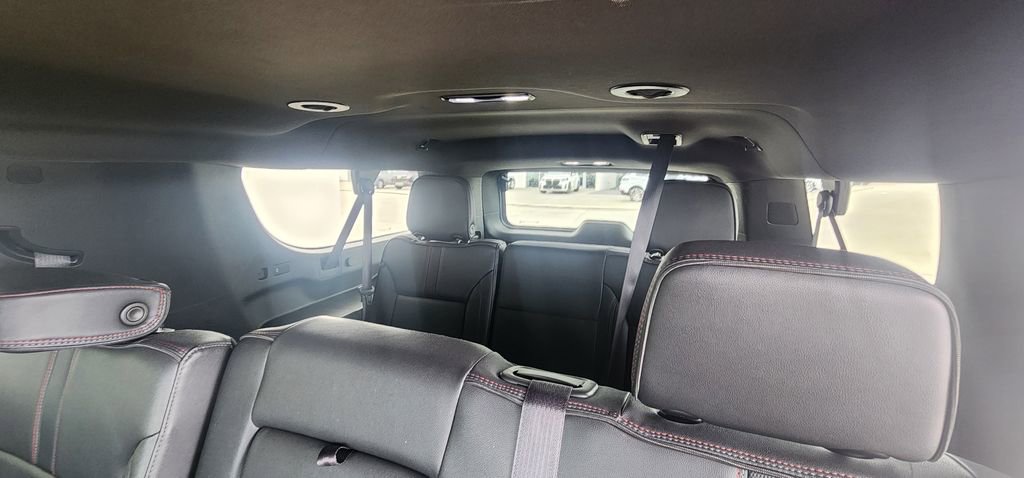 Used 2024 Chevrolet Suburban RST RWD image 20
