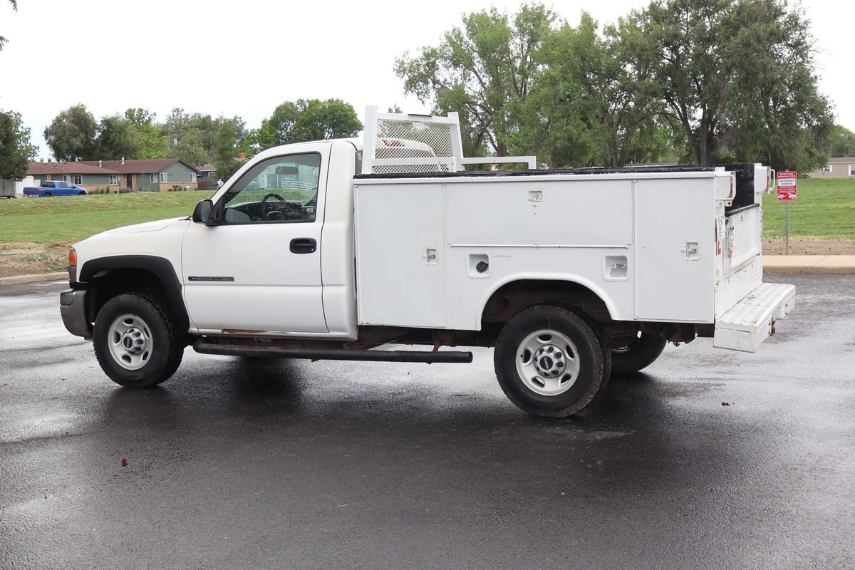 Used 2006 GMC Sierra 2500 W/T RWD image 8