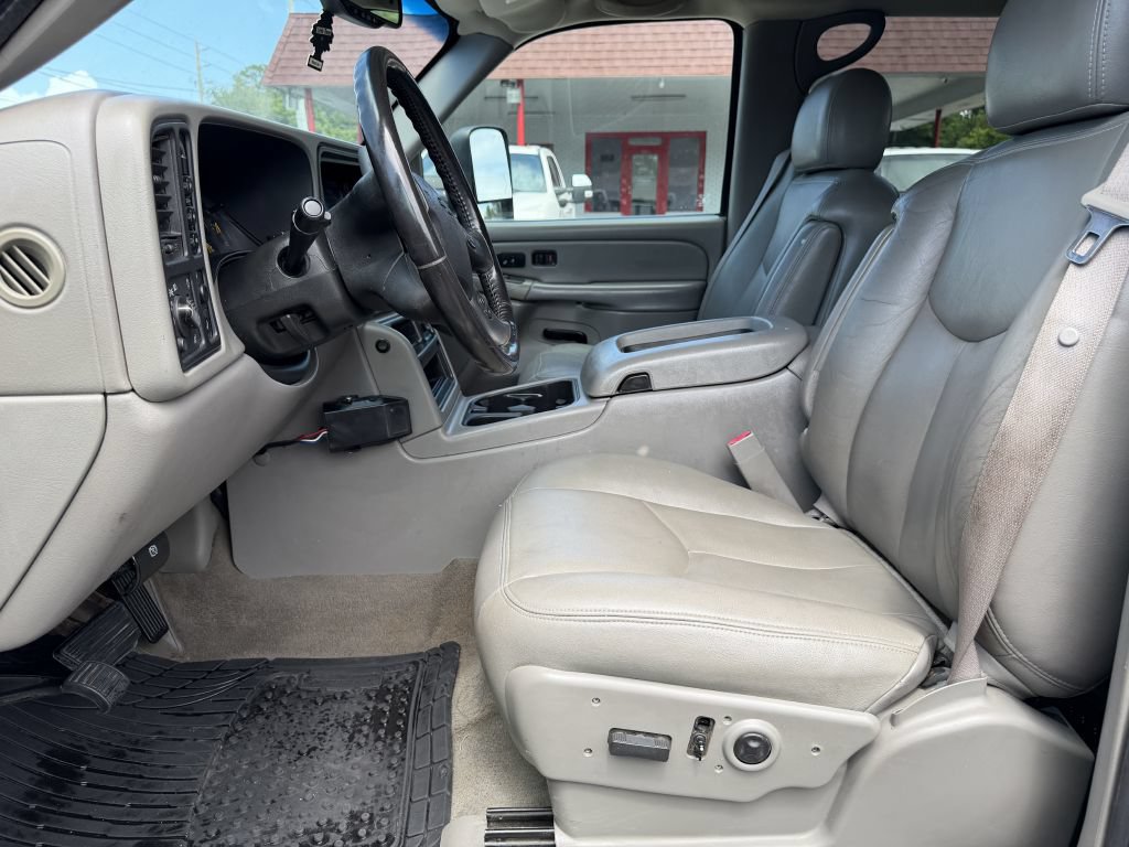 Used 2005 Chevrolet Silverado 2500 LT w/ Heavy-Duty Power Package AWD/4WD image 15