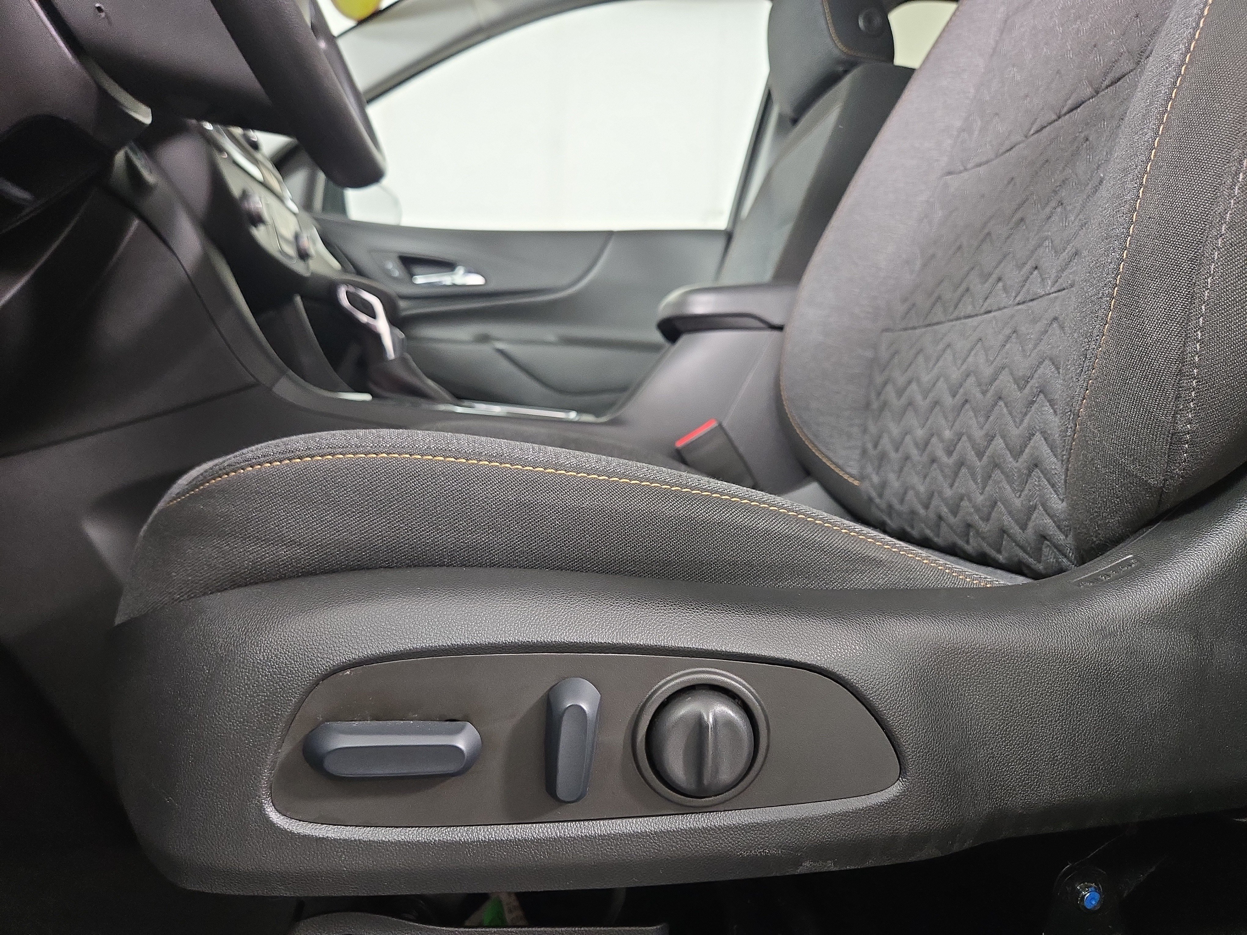 Certified 2022 Chevrolet Equinox LT FWD image 29