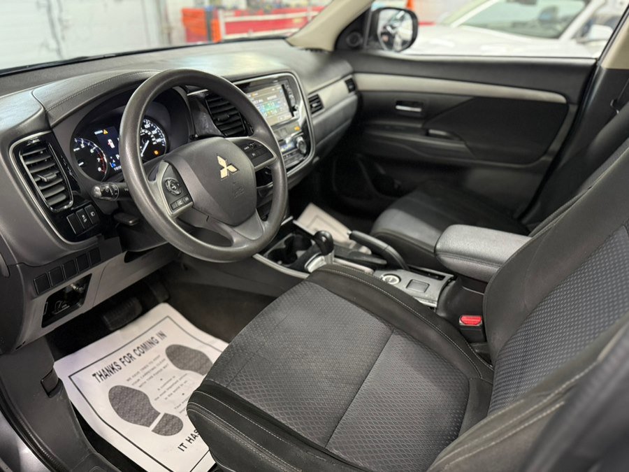 Used 2018 Mitsubishi Outlander ES image 15