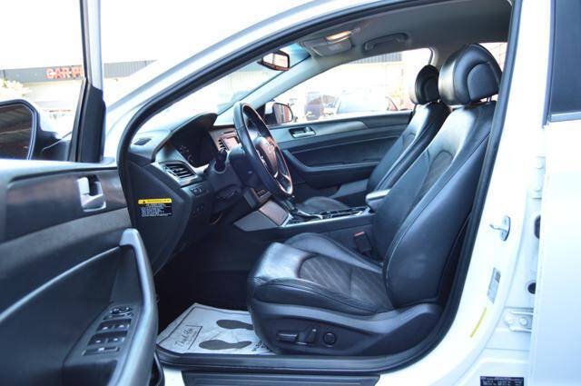 Used 2015 Hyundai Sonata Sport w/ Option Group 03 FWD image 10