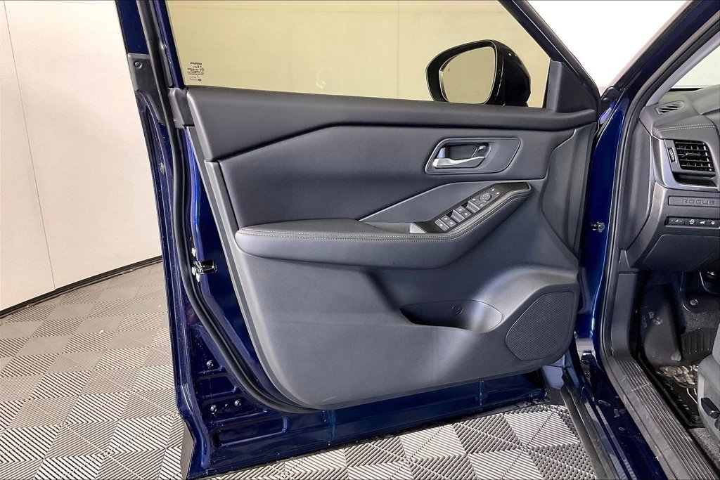 New 2026 Nissan Rogue SV FWD image 30