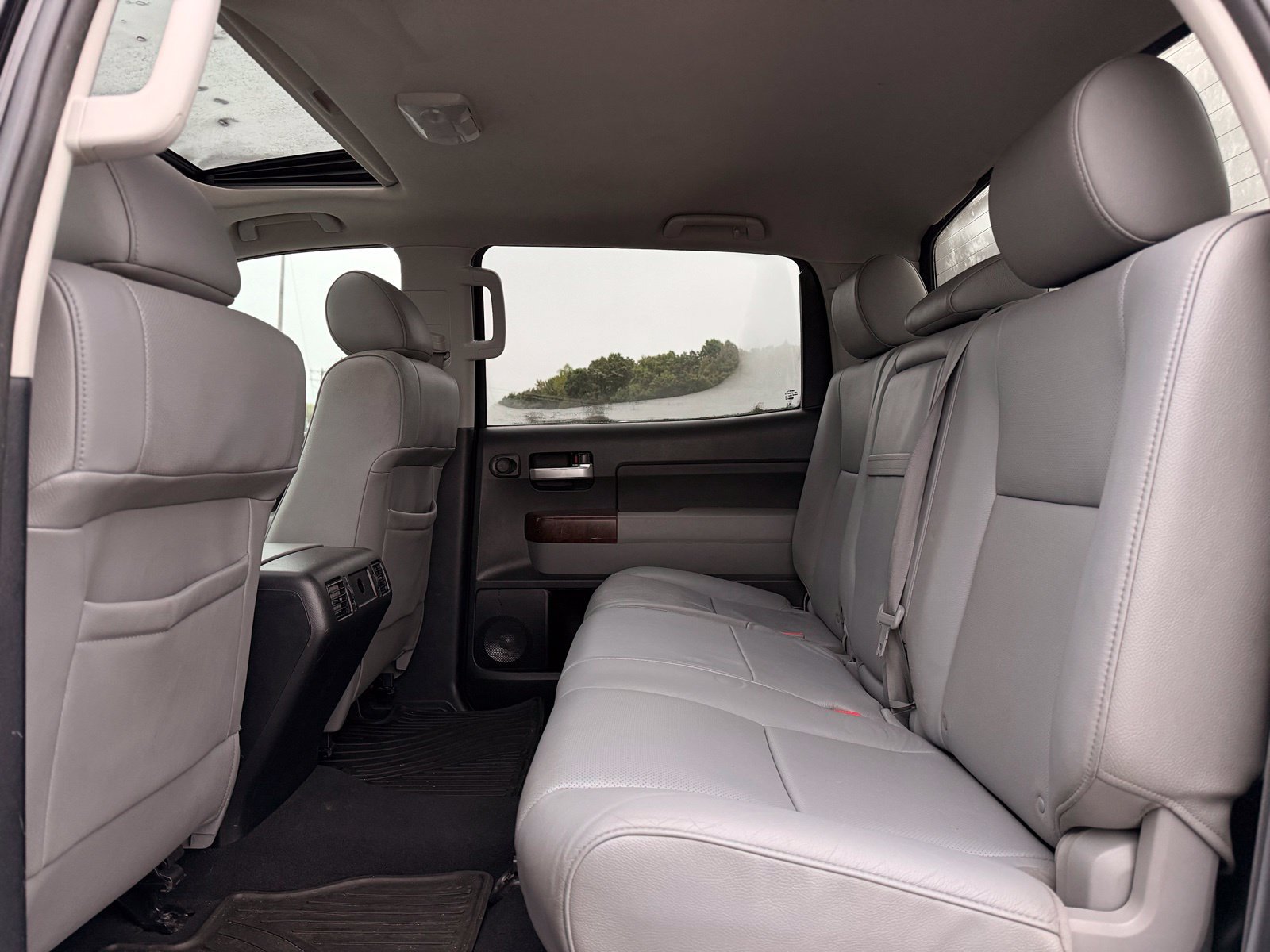 Used 2012 Toyota Tundra Limited w/ Platinum Pkg AWD/4WD image 23