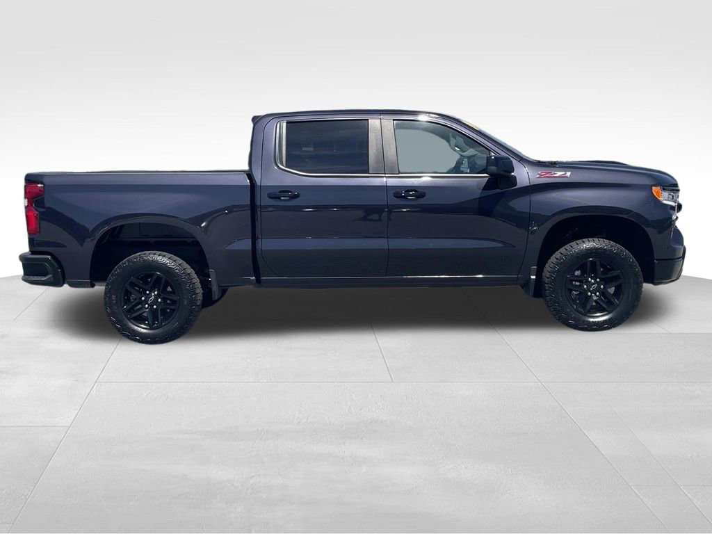 Used 2024 Chevrolet Silverado 1500 LT Trail Boss w/ Convenience Package II image 2