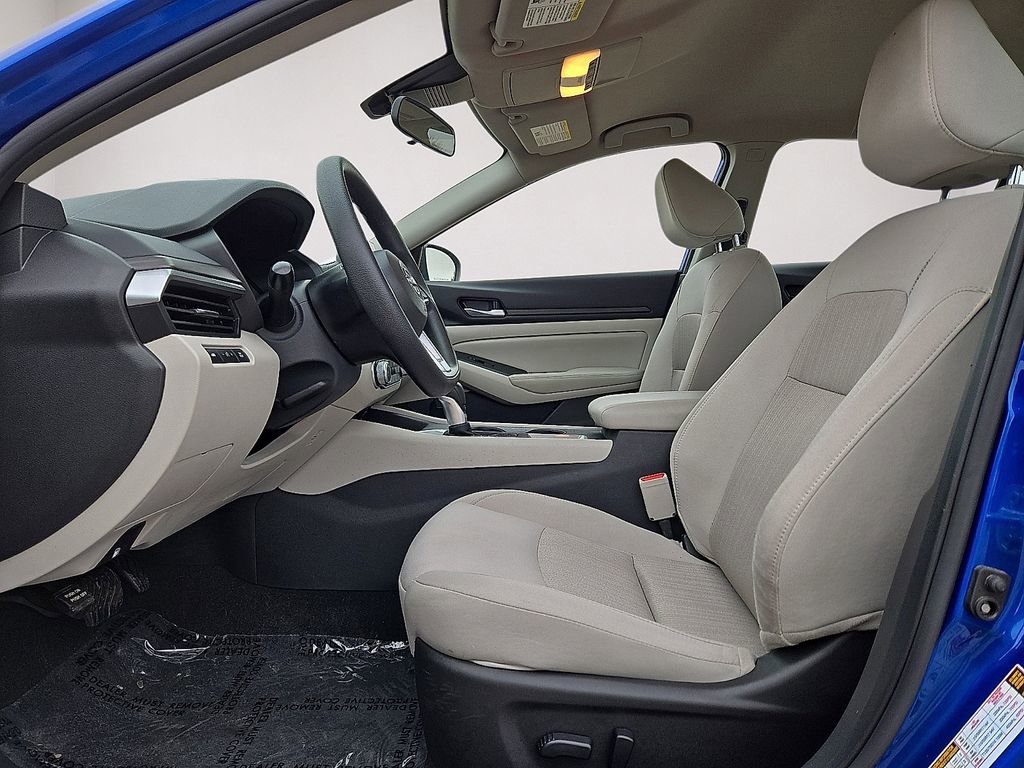 Used 2025 Nissan Altima 2.5 SV FWD image 22