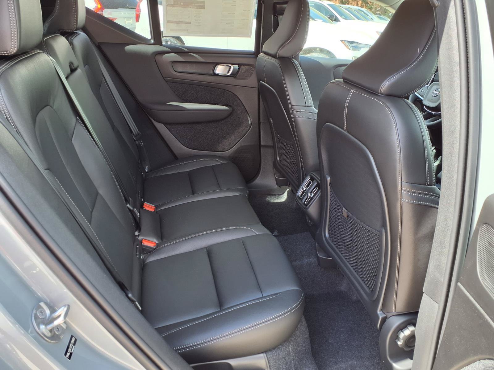 New 2026 Volvo XC40 B5 Core AWD/4WD image 10