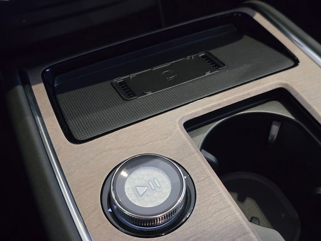 Certified 2025 Volvo EX90 Plus image 34