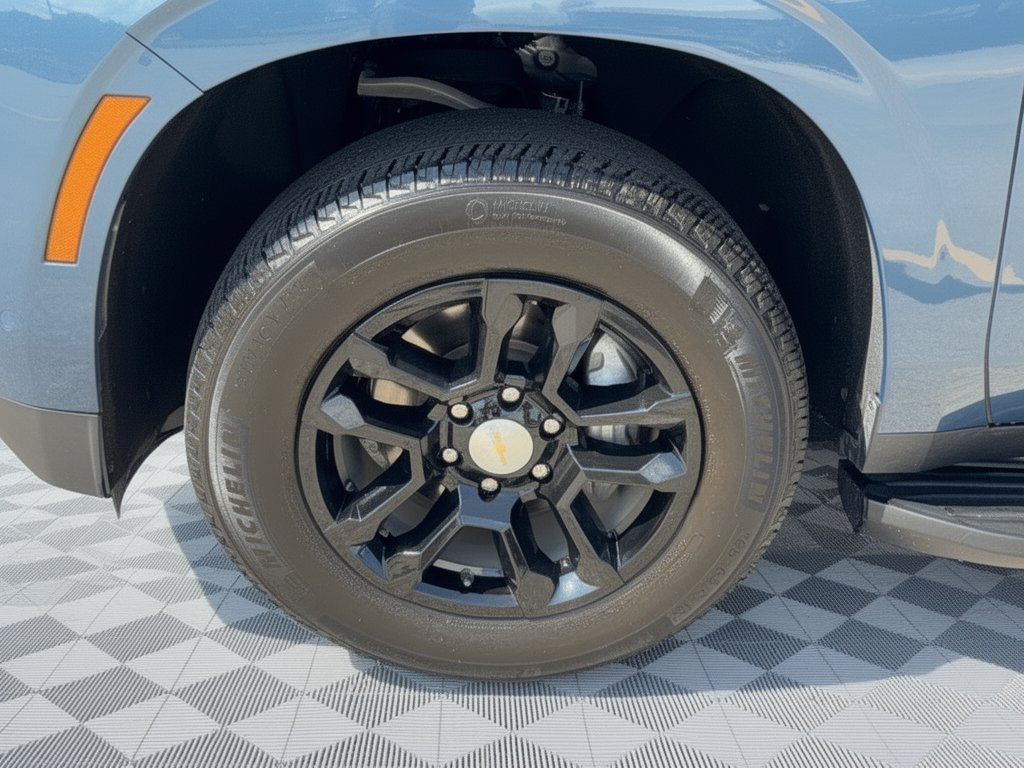 Used 2025 Chevrolet Tahoe LT RWD image 13