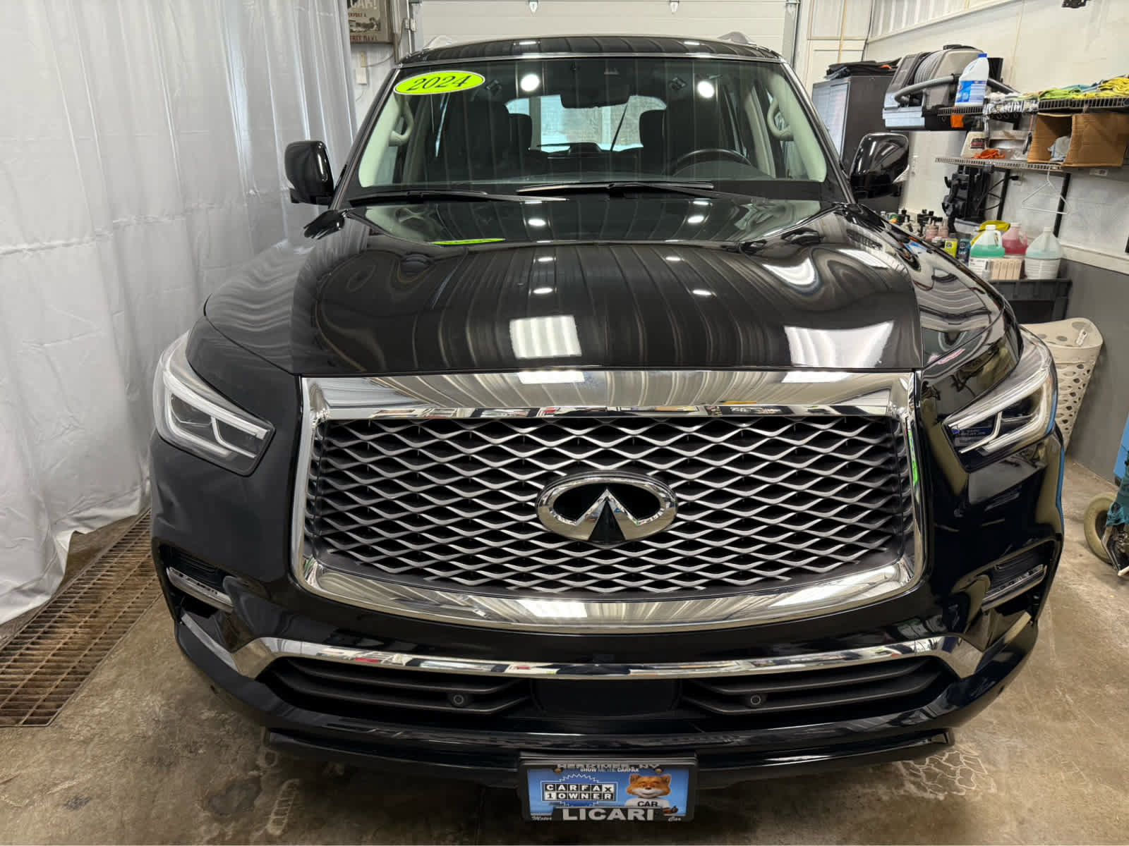 Used 2024 INFINITI QX80 Luxe w/ Cargo Package image 2