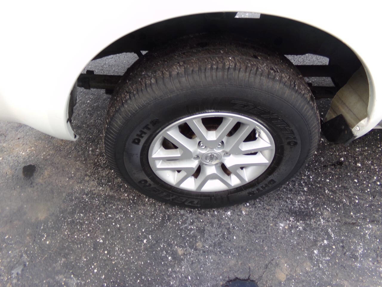 Used 2018 Nissan Frontier SV image 38