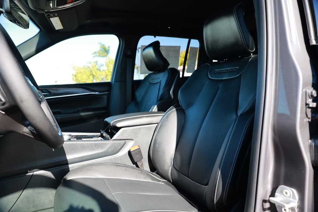 New 2025 Jeep Grand Cherokee Overland w/ Luxury Tech Group IV image 13