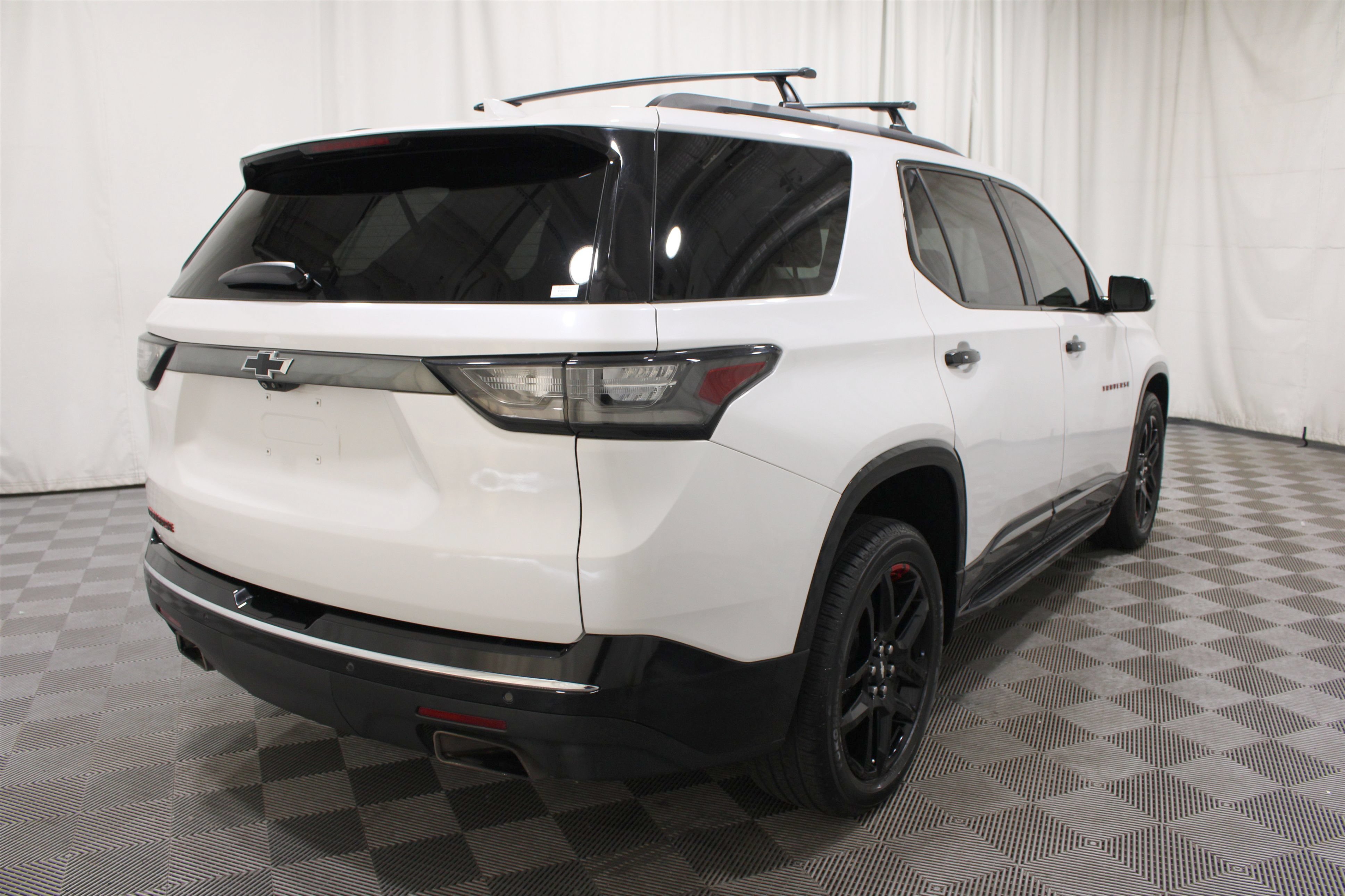 Used 2020 Chevrolet Traverse Premier w/ Redline Edition FWD image 34