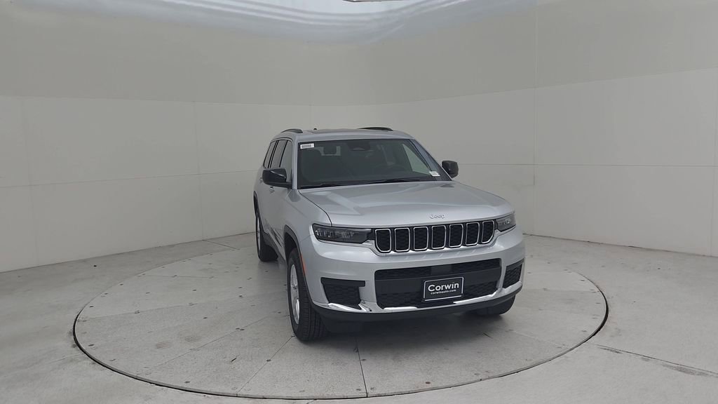 New 2025 Jeep Grand Cherokee L Laredo image 4