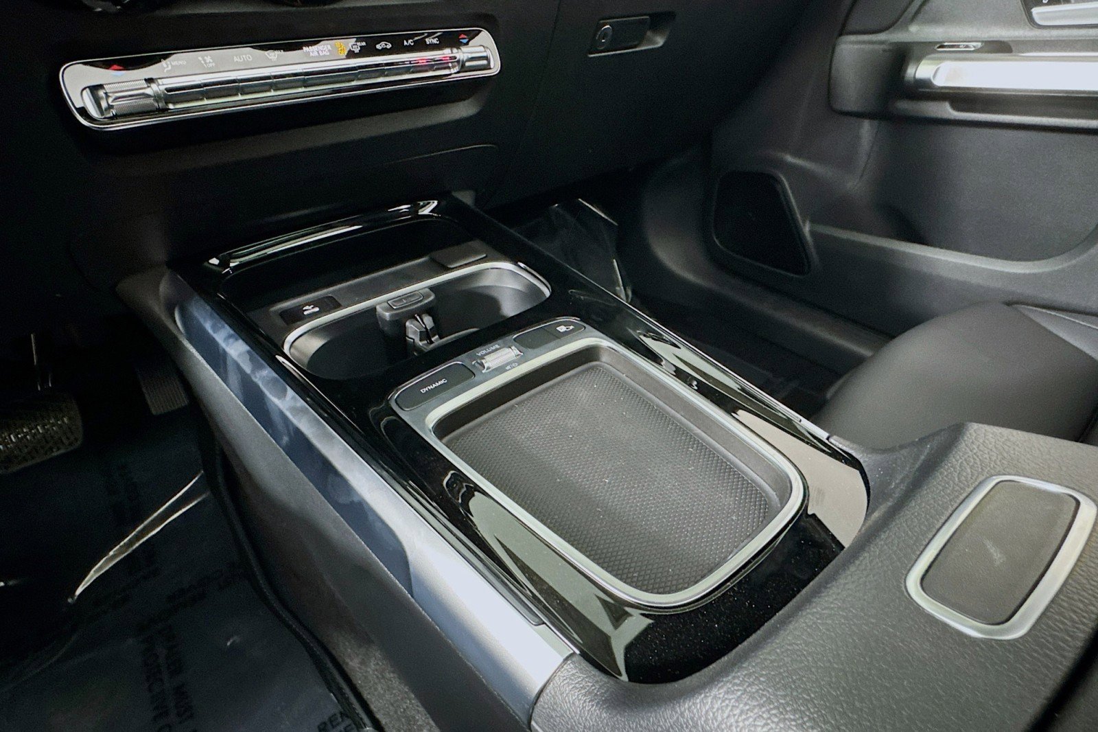 New 2026 Mercedes-Benz GLB 250 image 5