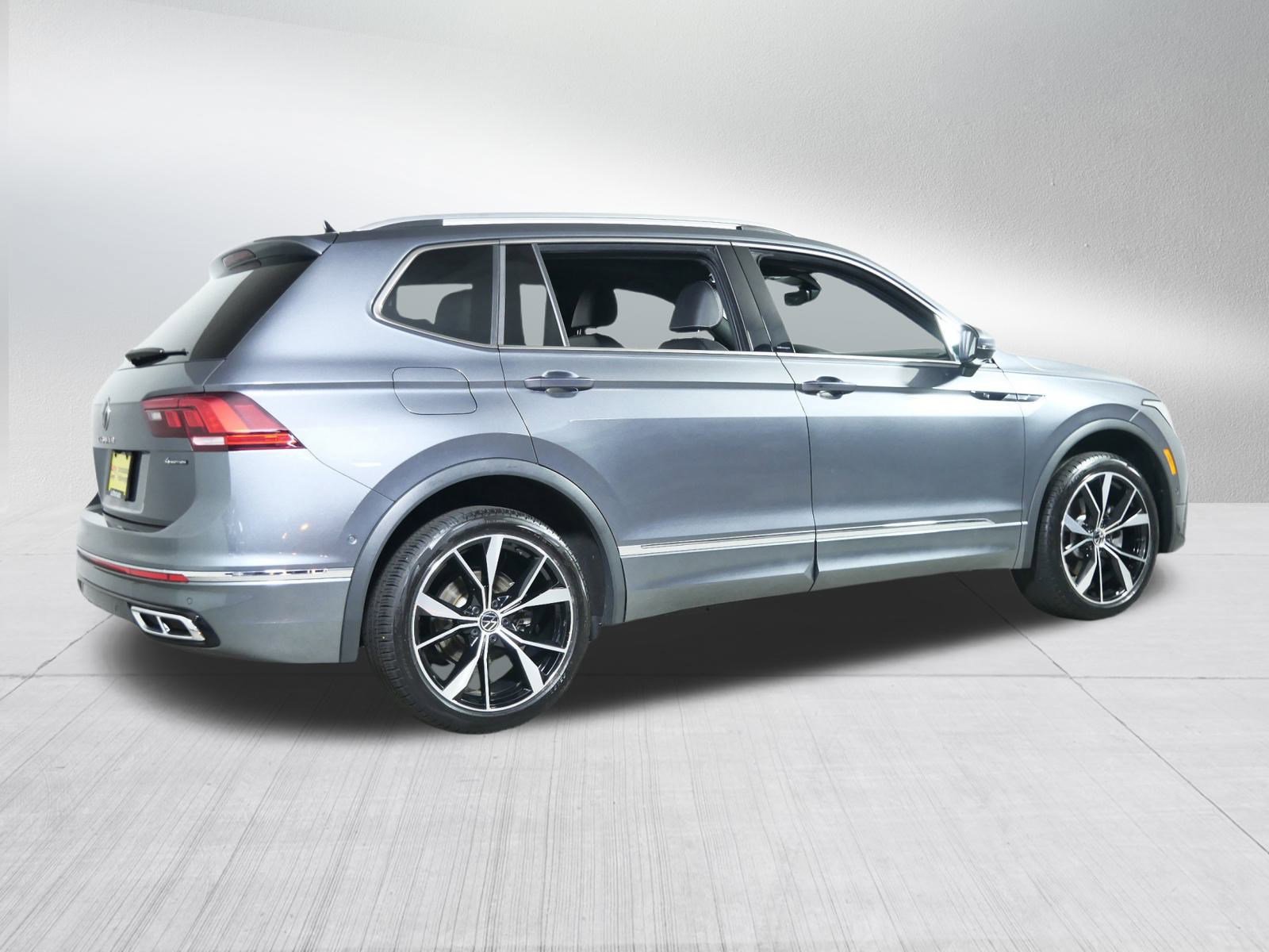 Used 2023 Volkswagen Tiguan SEL R-Line image 7