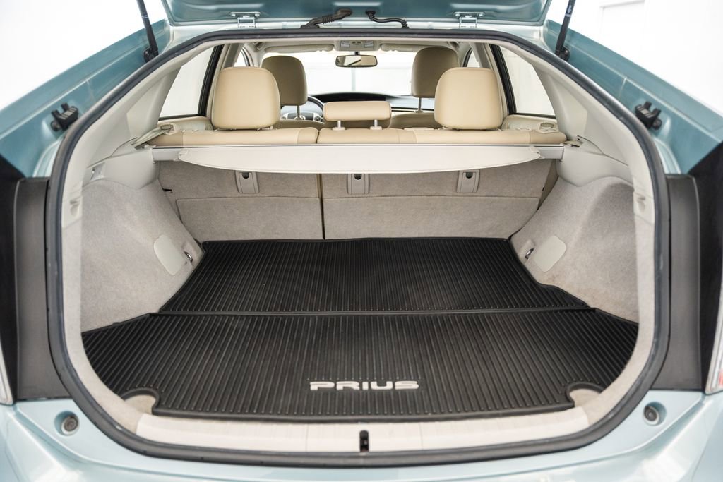 Used 2015 Toyota Prius Five FWD image 10