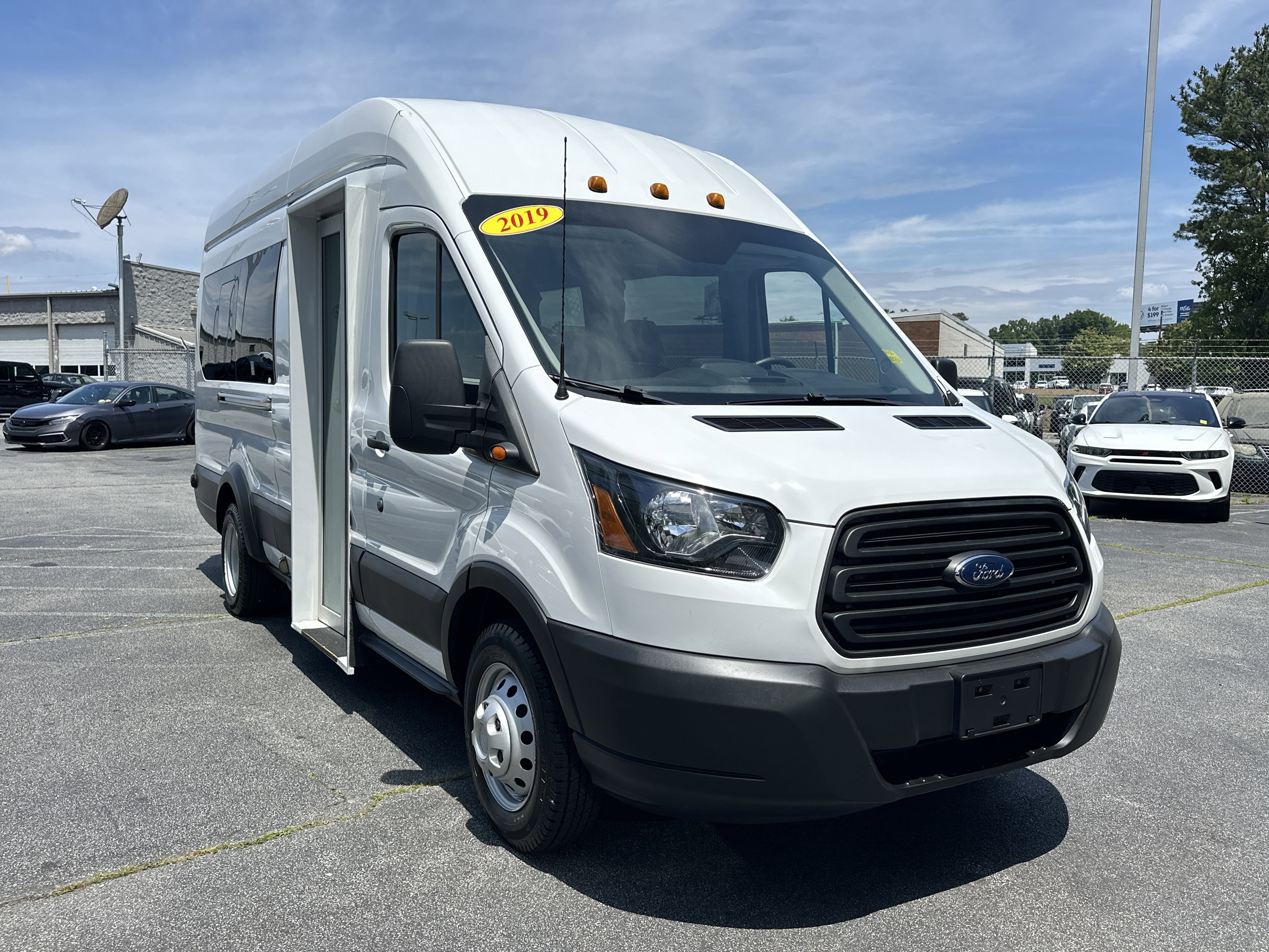 Used 2019 Ford Transit 350 XL RWD image 2