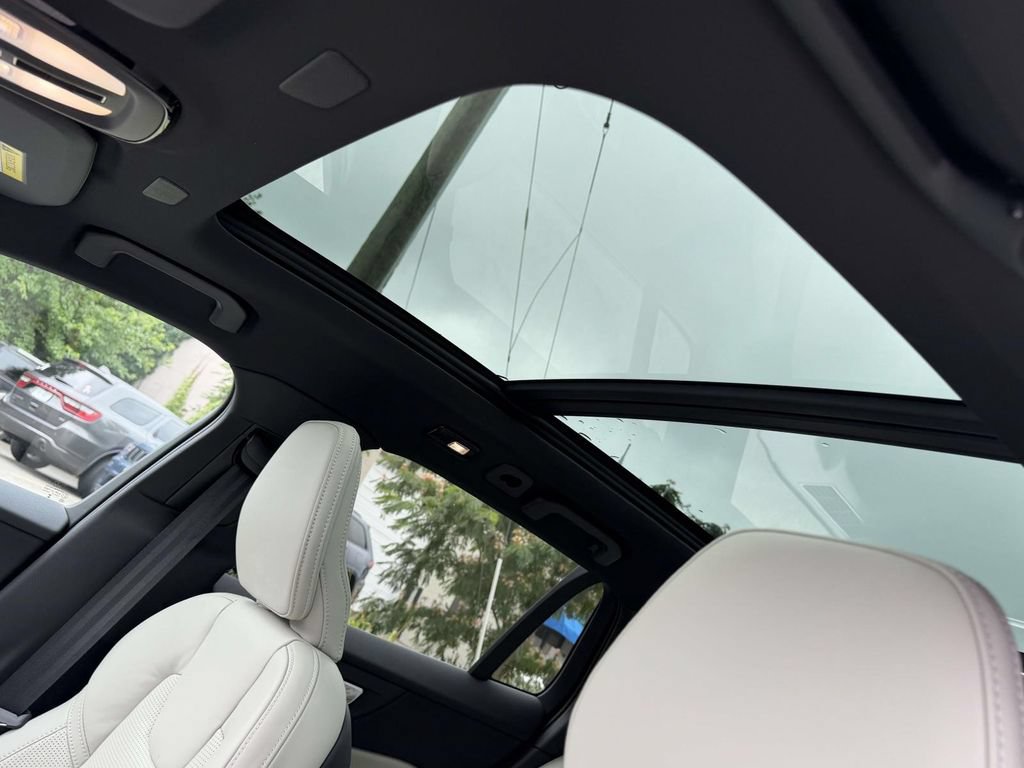 New 2026 Volvo V60 B5 Cross Country Ultra w/ Protection Package Premier AWD/4WD image 18