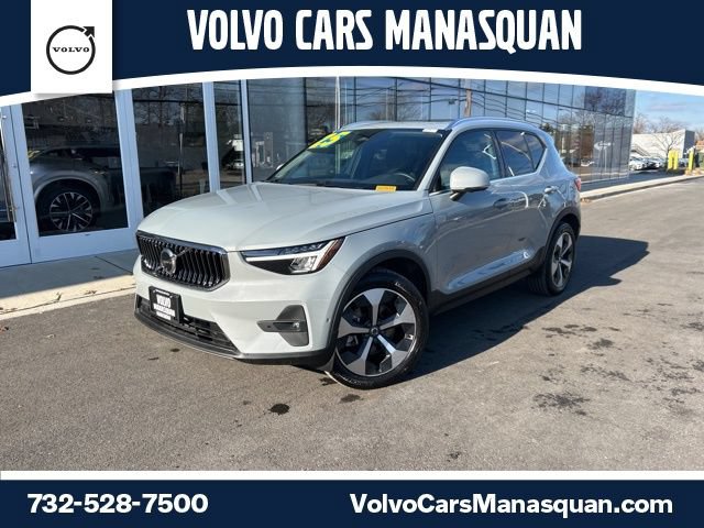 Certified 2025 Volvo XC40 B5 Plus AWD/4WD video 1