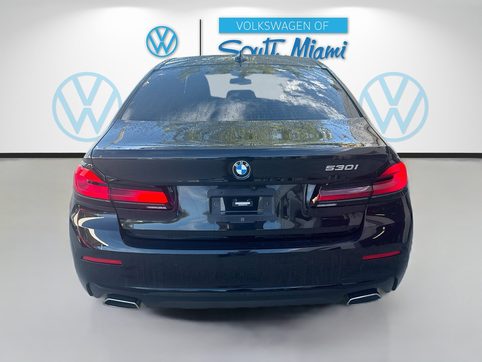 Used 2023 BMW 530i w/ Convenience Package RWD image 6
