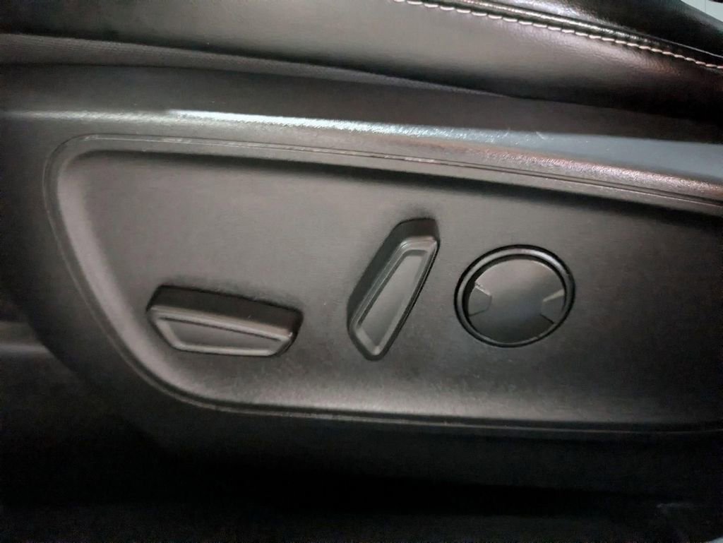 Used 2024 Ford Escape Platinum AWD/4WD image 12