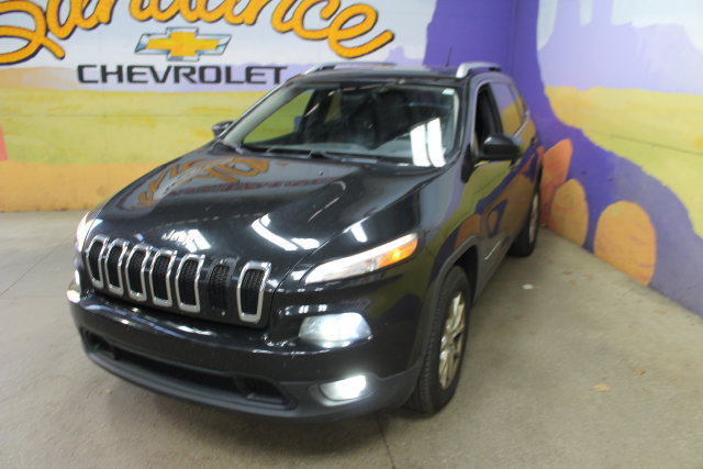 Used 2015 Jeep Cherokee Latitude w/ Comfort/Convenience Group AWD/4WD image 4