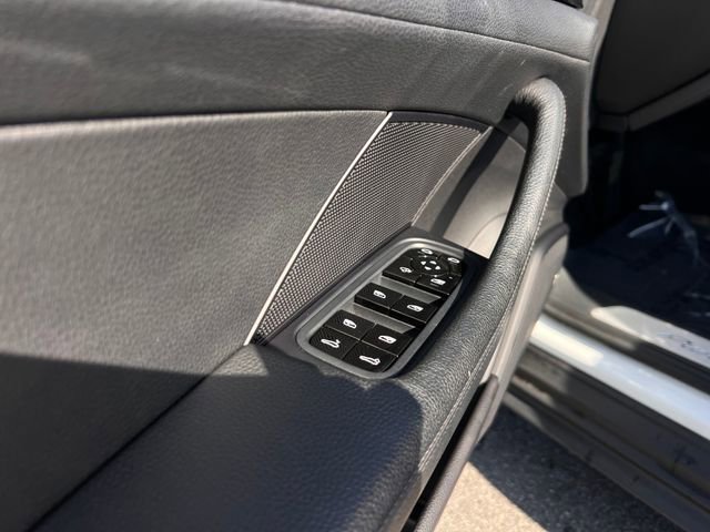 Used 2019 Porsche Panamera 4 AWD/4WD image 11