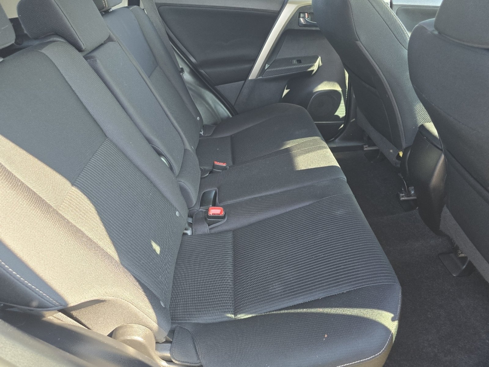 Used 2015 Toyota RAV4 XLE FWD image 22