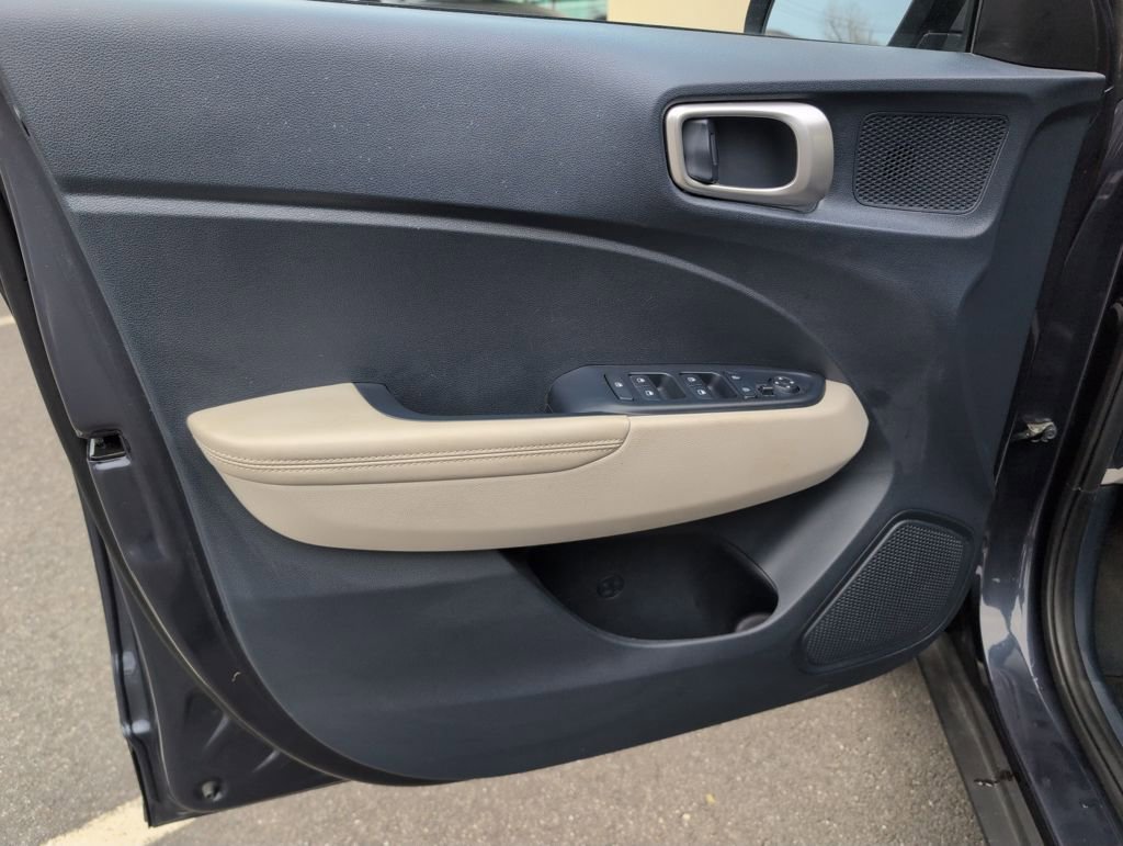 Certified 2023 Hyundai Venue Limited image 11