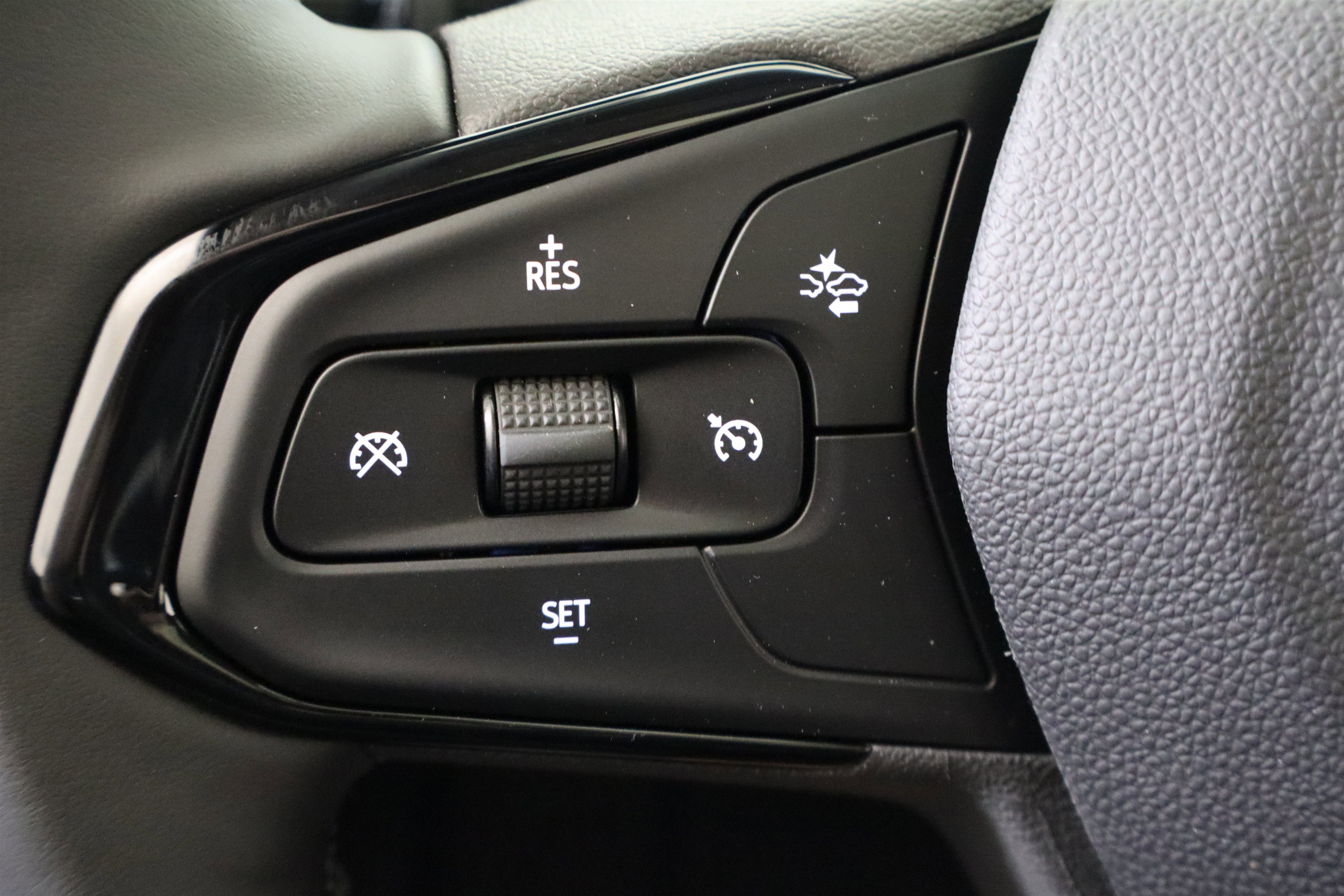 New 2027 Chevrolet Bolt RS w/ Technology Package image 30