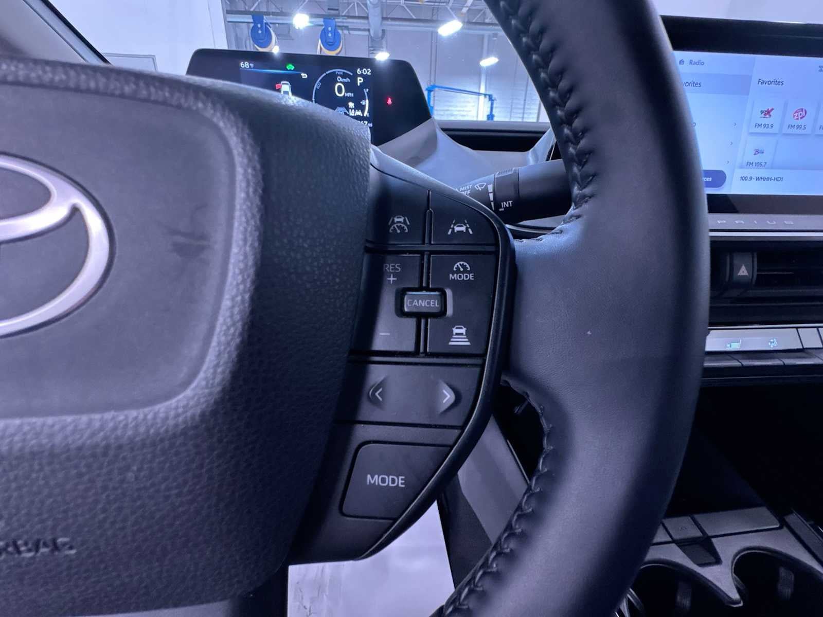Used 2023 Toyota Prius LE FWD image 13