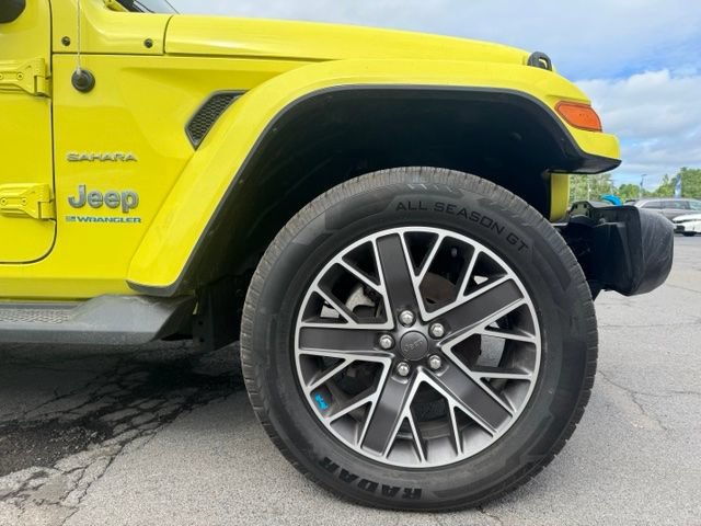 Used 2023 Jeep Wrangler Unlimited Sahara w/ Cold Weather Group AWD/4WD image 12
