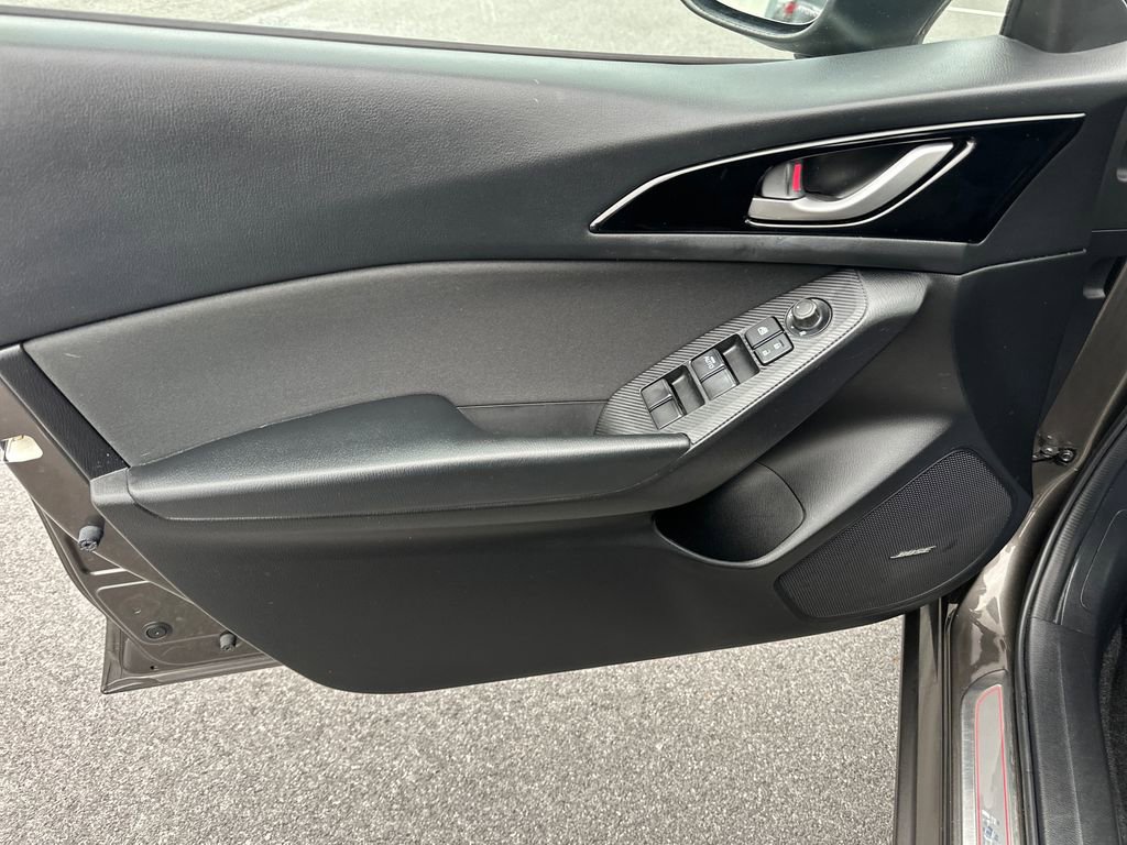 Used 2016 MAZDA MAZDA3 i Touring w/ Popular Equipment Package FWD image 14
