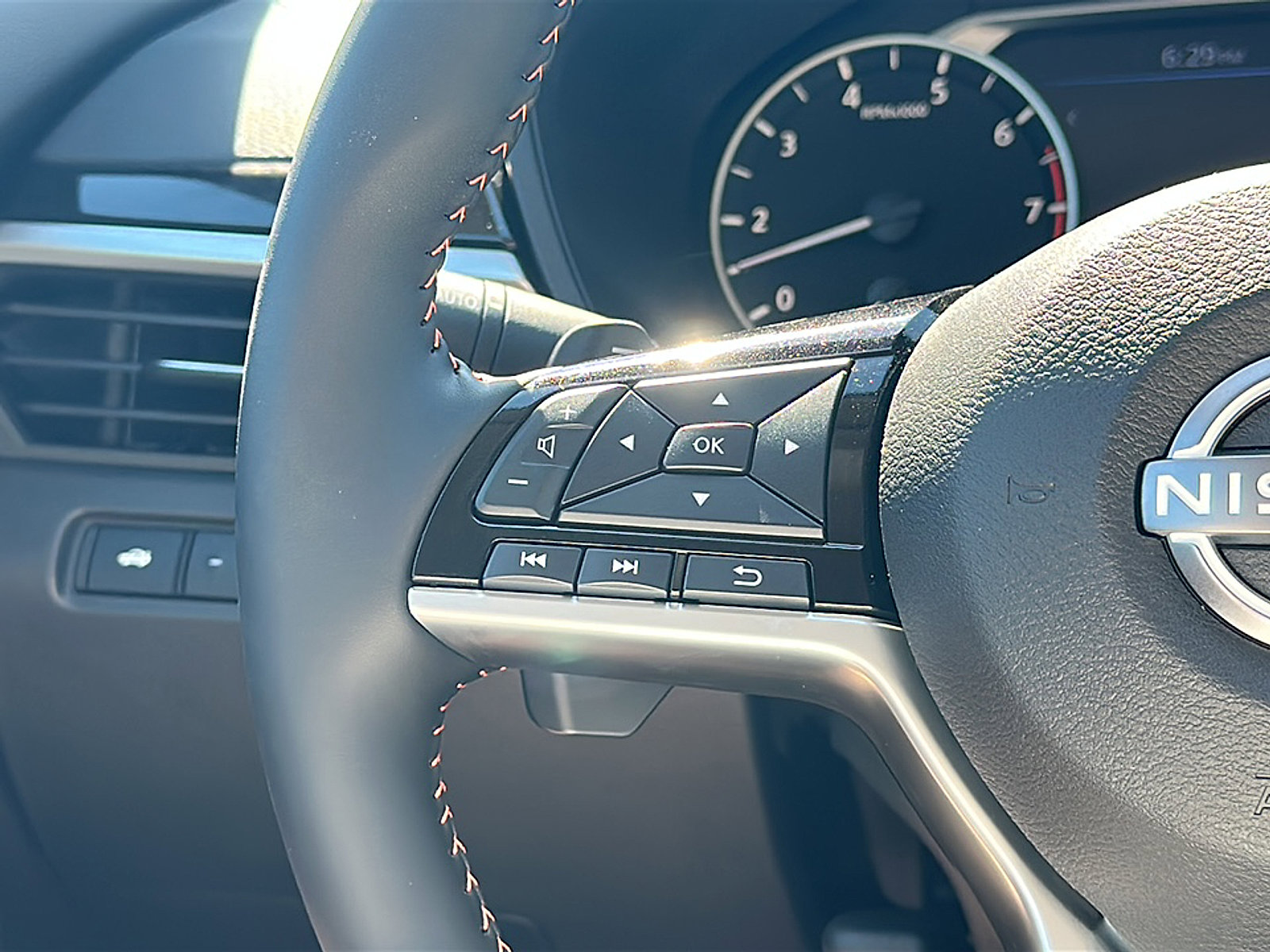 New 2025 Nissan Altima 2.5 SR w/ SR Premium Package image 19