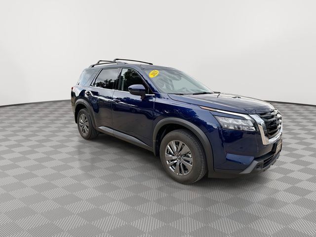 Used 2025 Nissan Pathfinder SV w/ SV Premium Package AWD/4WD image 2