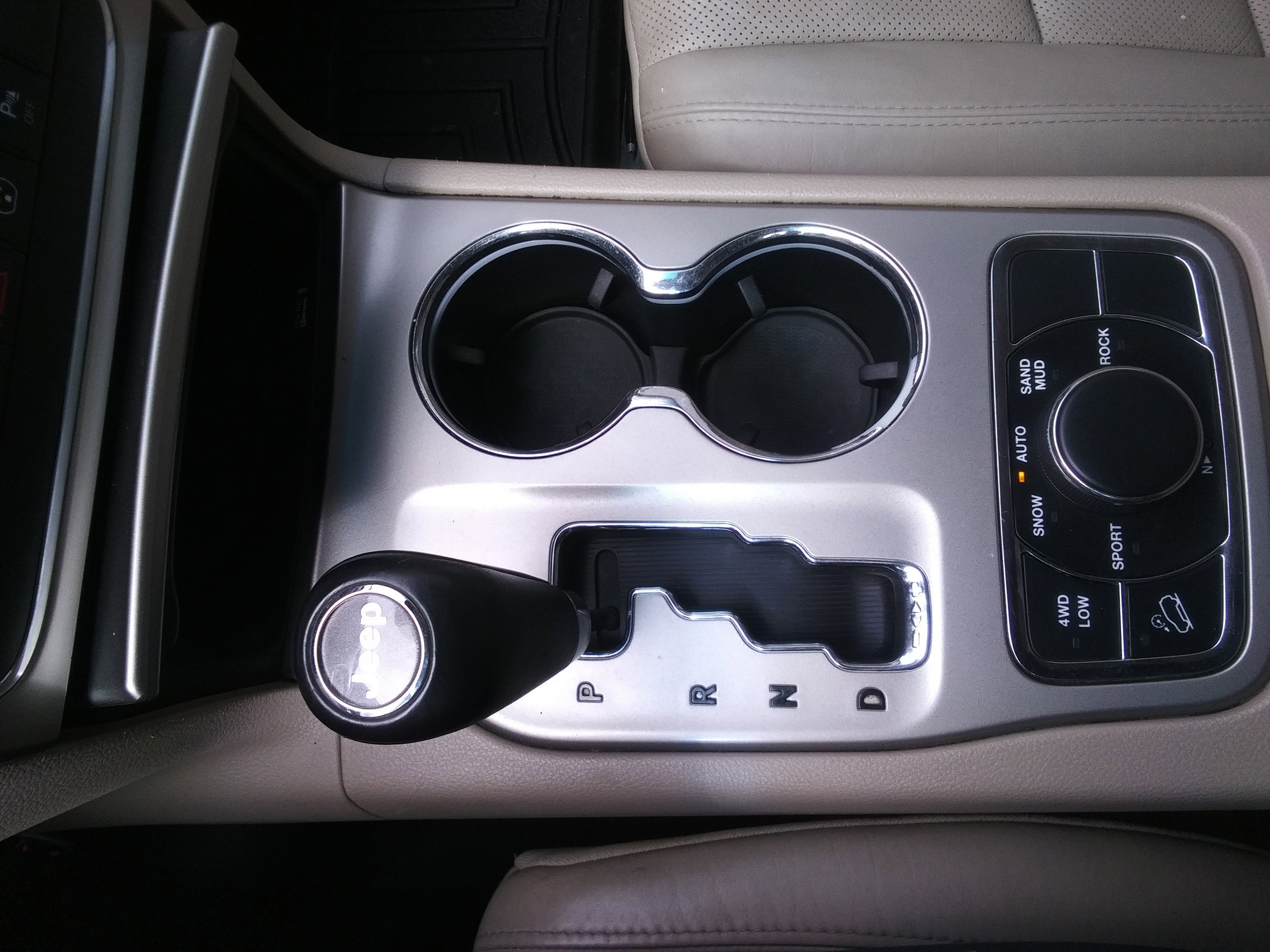 Used 2013 Jeep Grand Cherokee Limited w/ Luxury Group II AWD/4WD image 15