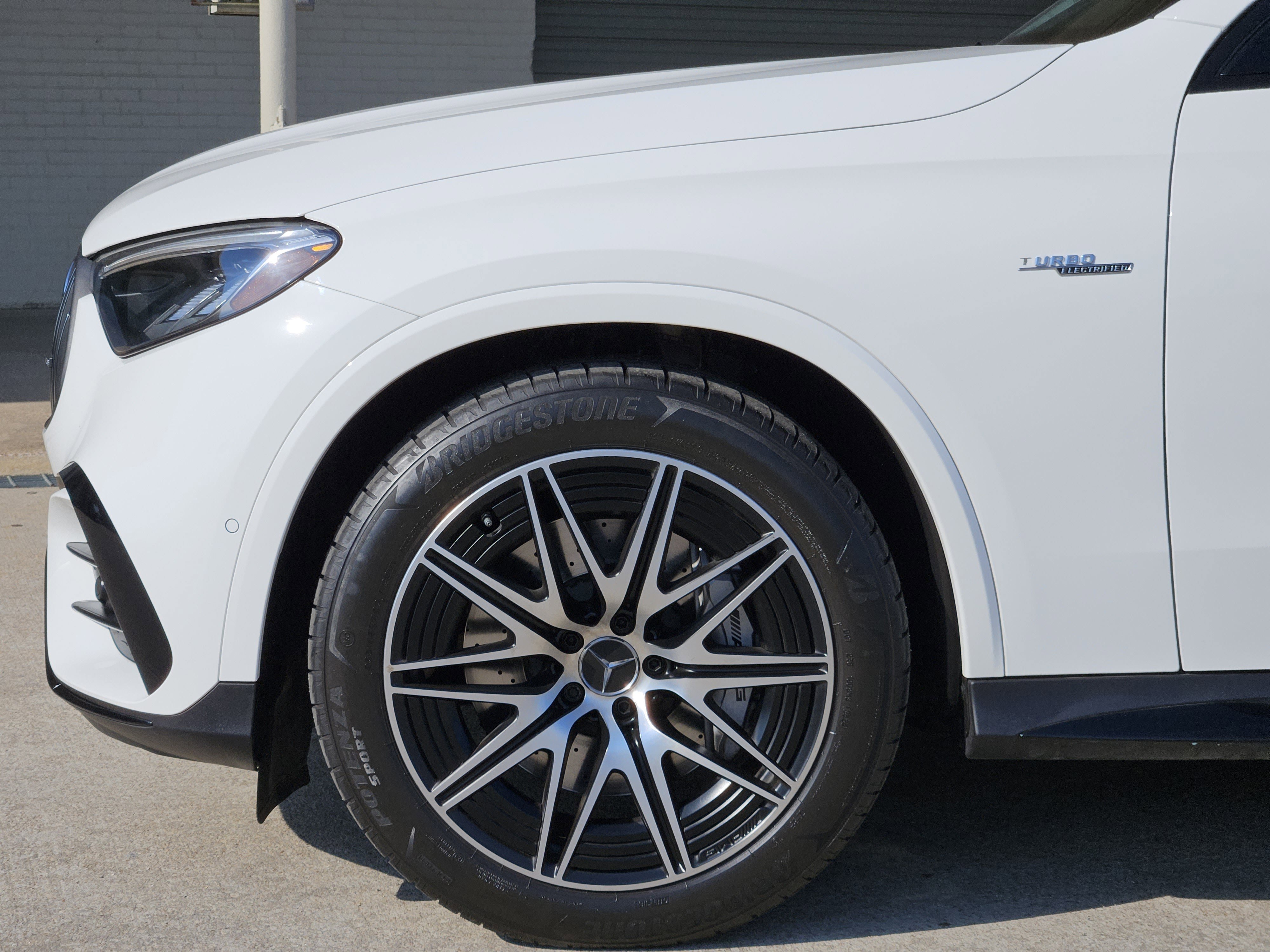 Used 2025 Mercedes-Benz GLC 43 AMG 4MATIC image 11