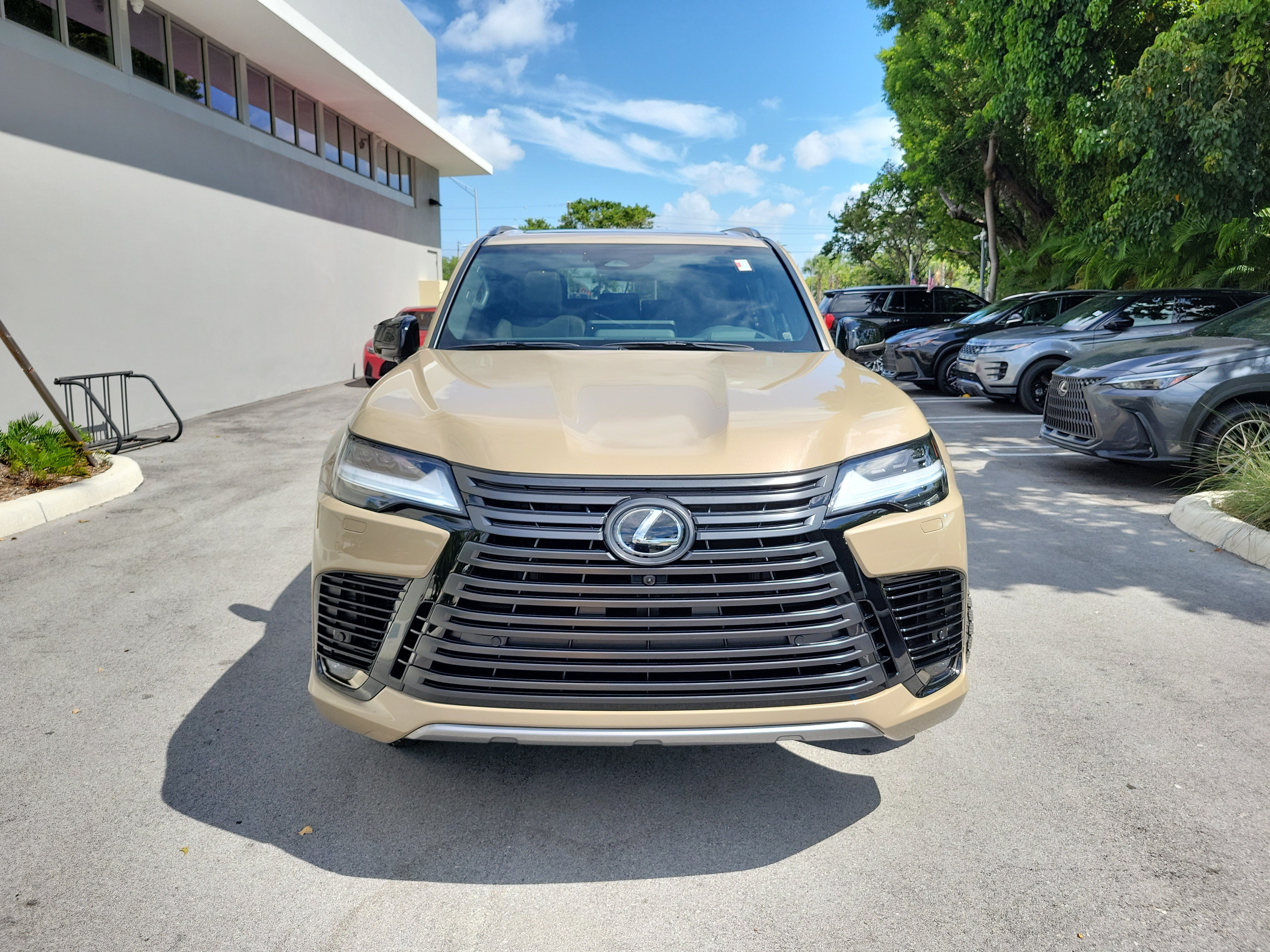 Used 2025 Lexus LX 700h Overtrail AWD/4WD video 2
