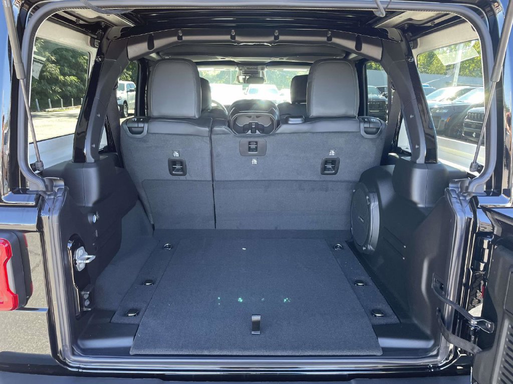 New 2027 Jeep Wrangler Unlimited Sahara AWD/4WD image 42