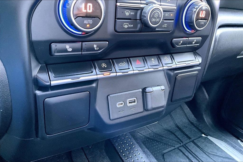 Used 2019 Chevrolet Silverado 1500 LT Trail Boss w/ Convenience Package AWD/4WD image 16