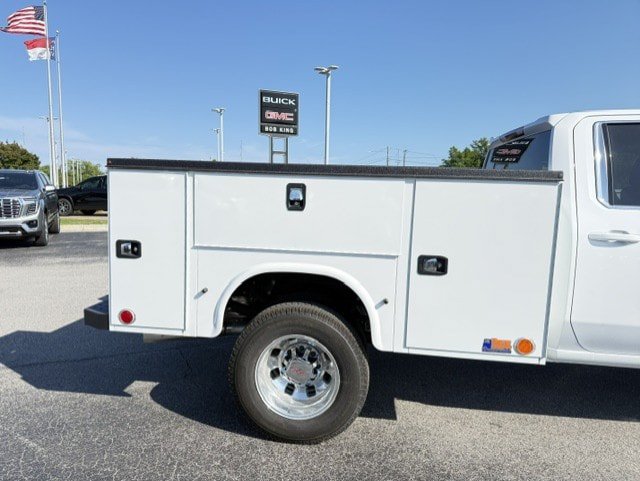 New 2026 GMC Sierra 3500 SLE w/ SLE Convenience Package AWD/4WD image 2