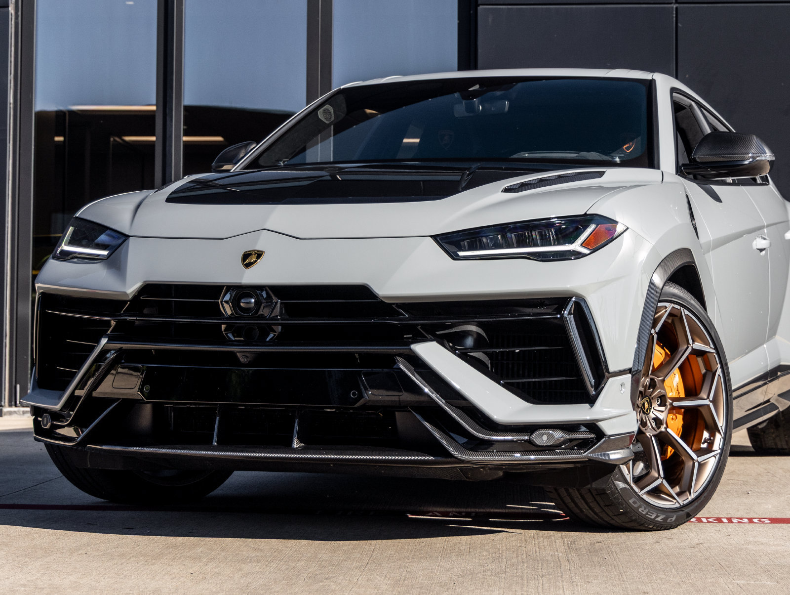 Used 2024 Lamborghini Urus Performante AWD/4WD image 3