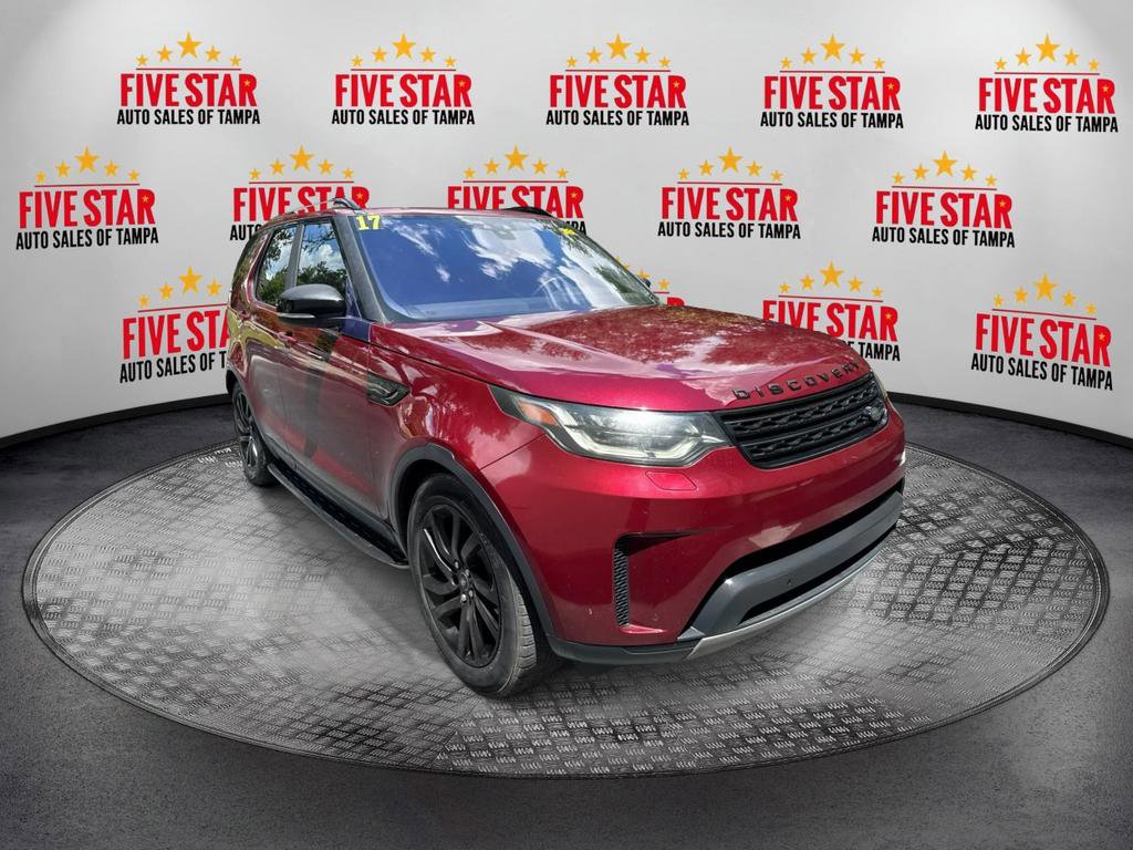 Used 2017 Land Rover Discovery SE image 1