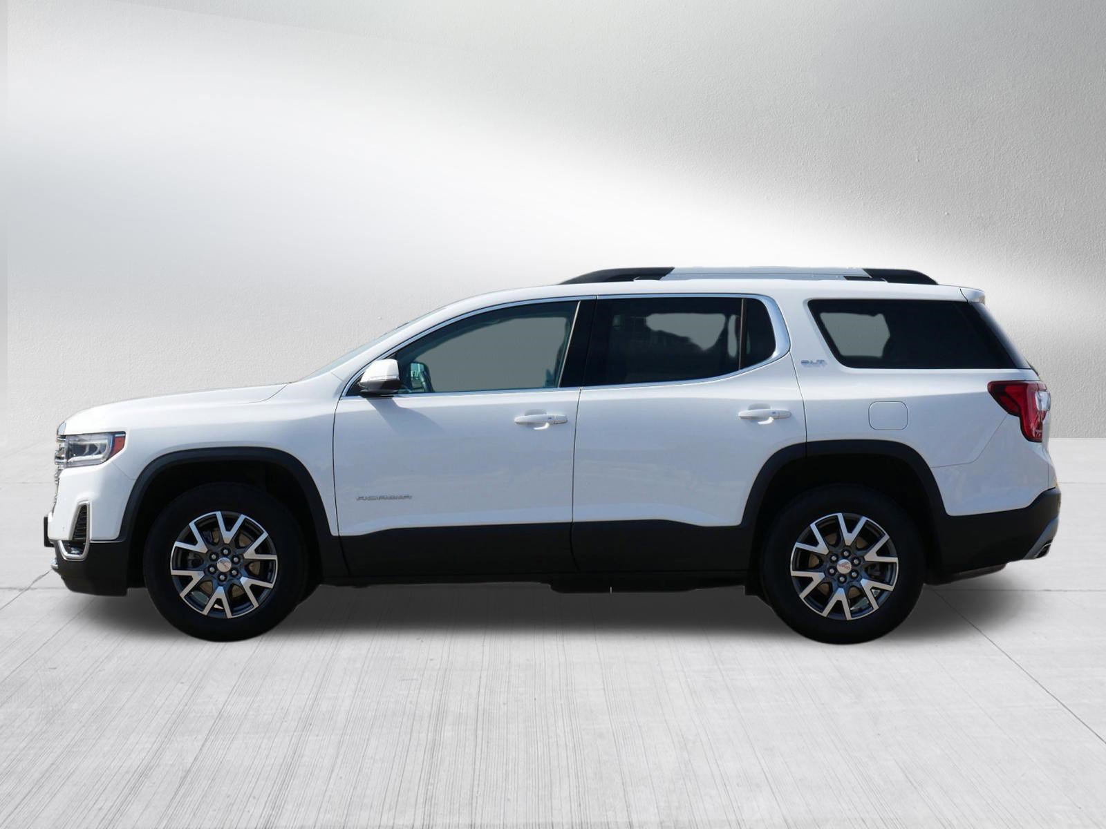 Used 2023 GMC Acadia SLT w/ Preferred Package FWD image 3