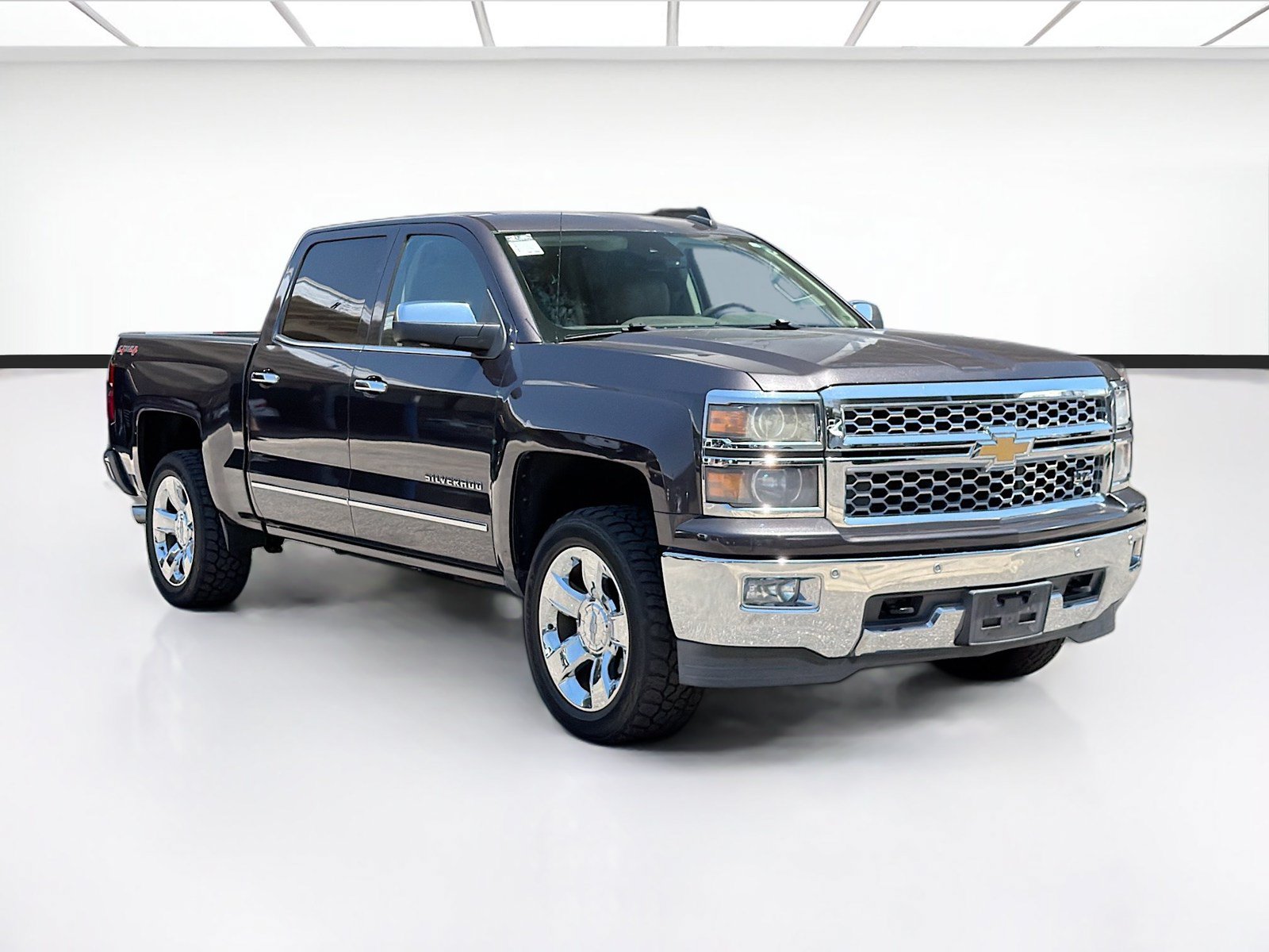 Used 2015 Chevrolet Silverado 1500 LTZ w/ Driver Alert Package AWD/4WD image 3